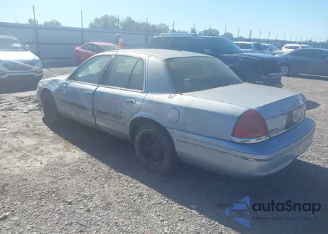 2001 Ford Crown Victoria Police Interceptor из США, поврежденный, VIN 2FAFP71W61X175542